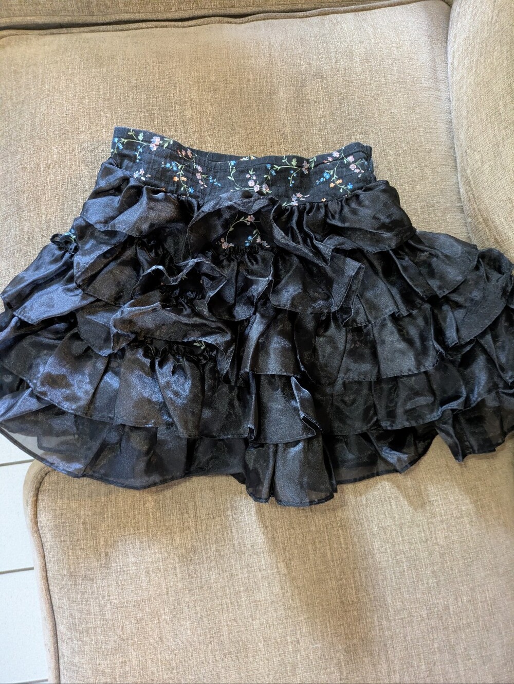 Sample Selkie Black Floral Ruffle Skirt (S)
